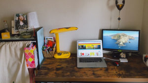 机まわりを素敵なものにしたい。