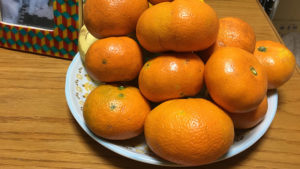冬だしみかんたべよ。