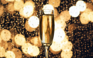 愛の優先順位とシャンパンタワーの法則。まずは自分の心のグラスを満たして良い。