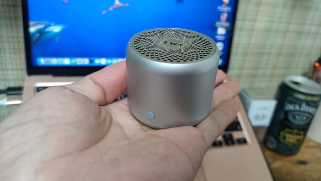 この小ささでしっかり音が広がる